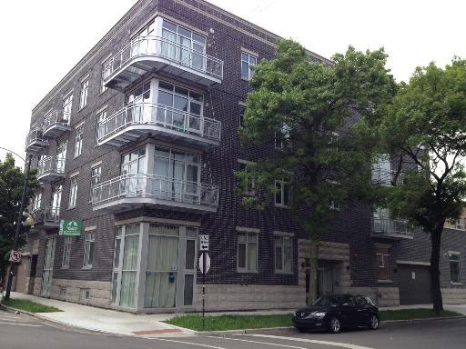 2024 N California Avenue #2E property in Chicago