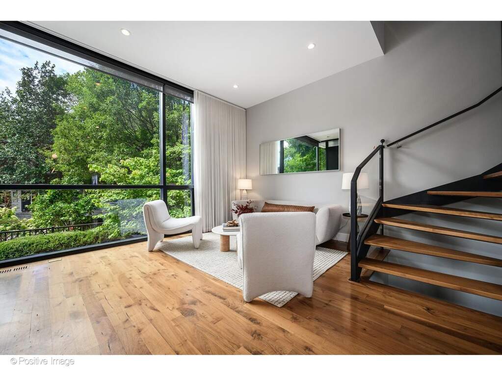 Private full-floor residence detail at Park Tower
