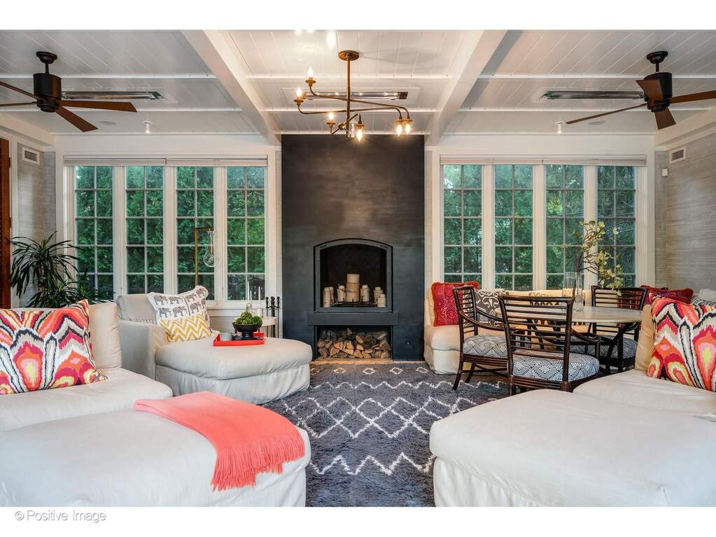 Designer kitchen and refined entertaining spaces