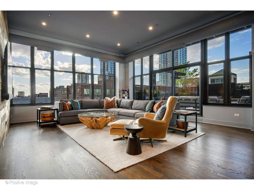 Luxury living space with panoramic Chicago views