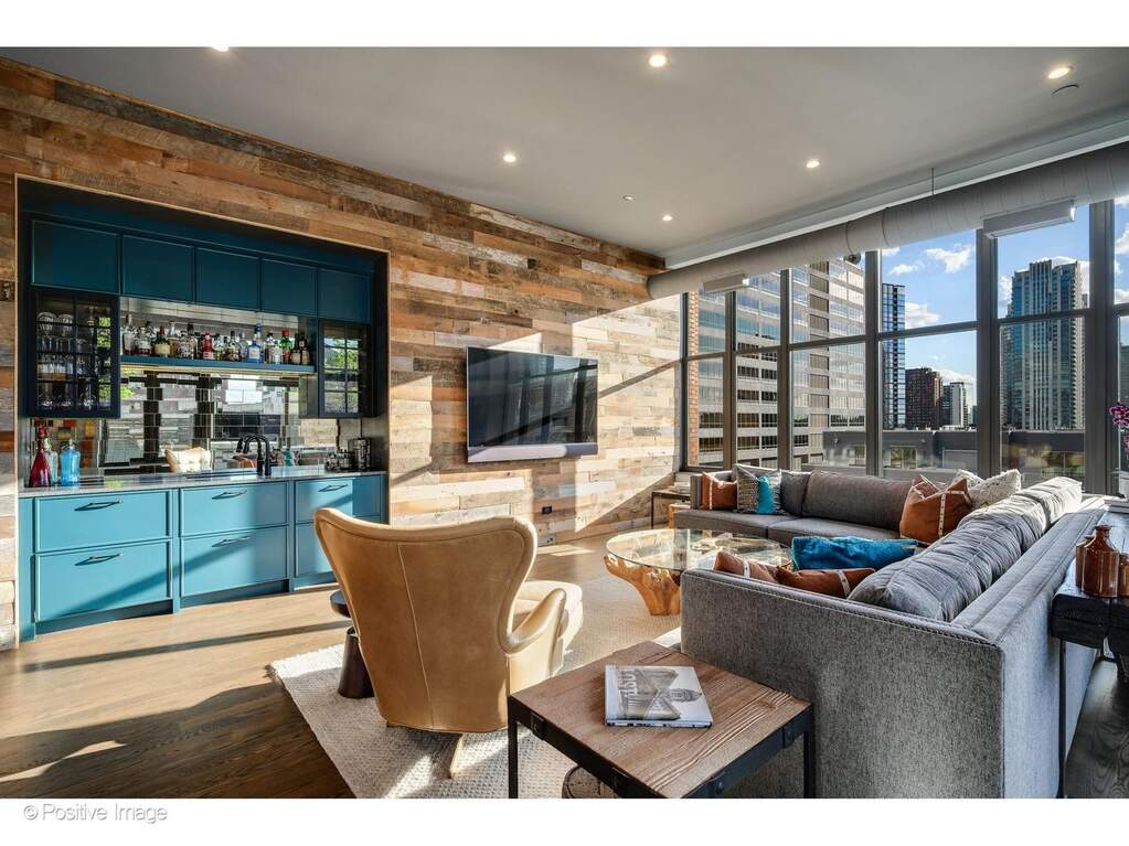 Penthouse bedroom suite overlooking Chicago