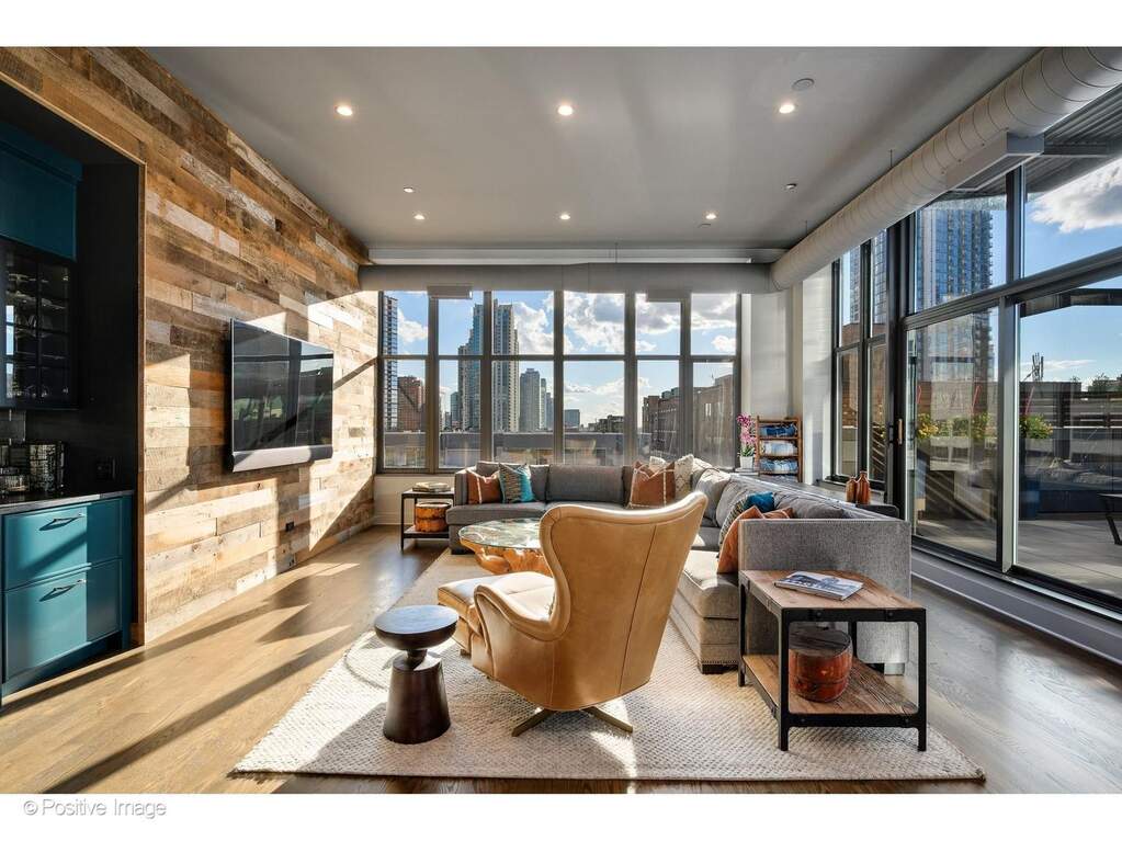 Designer kitchen and refined entertaining spaces
