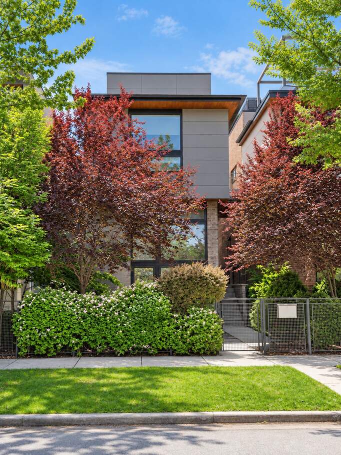 1919 W Huron Street property in Chicago