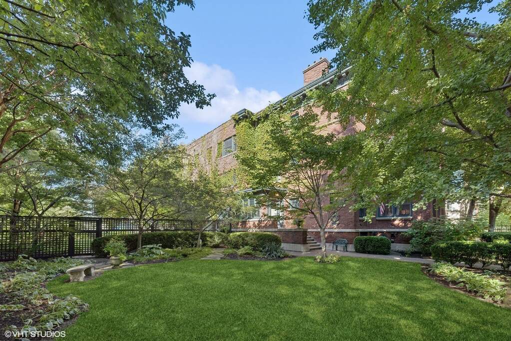 4612 N Magnolia Avenue property in Chicago