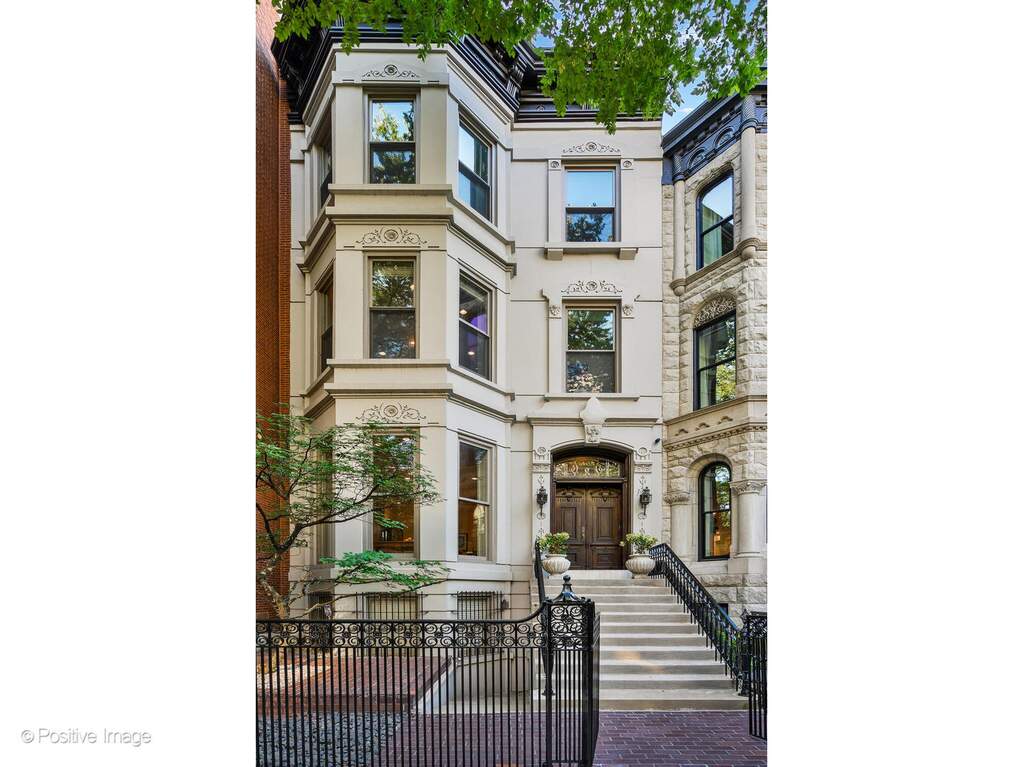 1434 N Dearborn Street property in Chicago