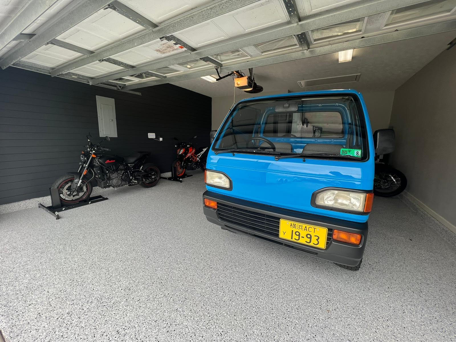 Garage Floor With Blue Ute