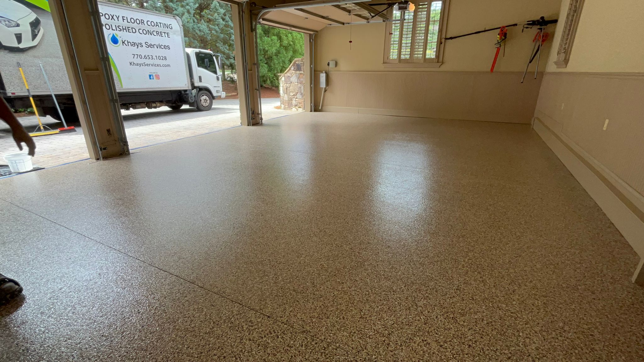Epoxy floor coating in garage