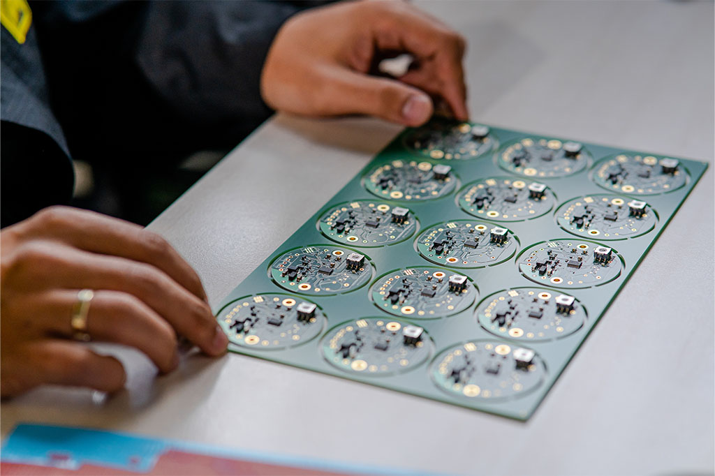jak wybrać producenta elektroniki