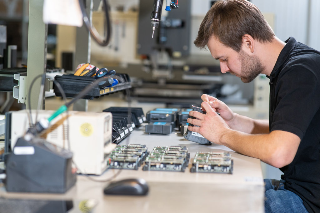 jak obniżyć koszty produkcji elektroniki