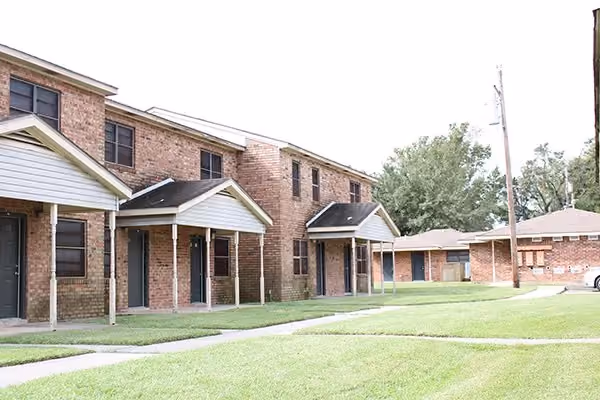Wood Plaza apartments
