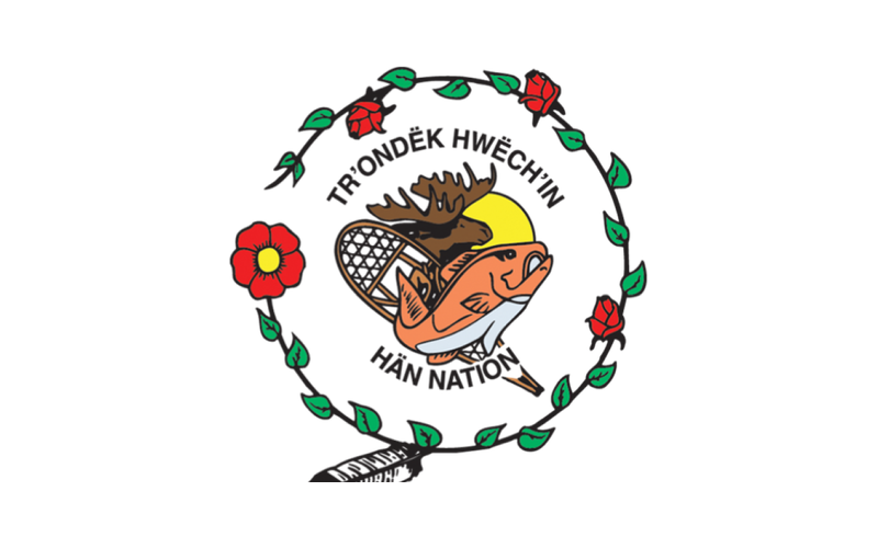 Tr’ondëk Hwëch’in logo