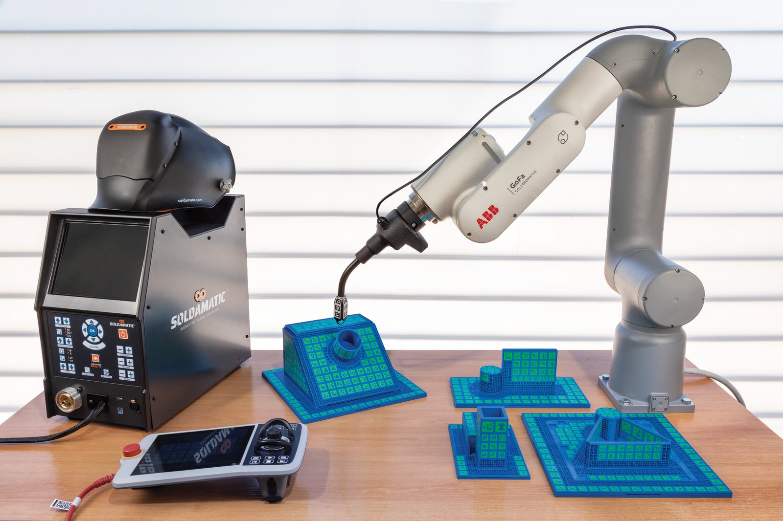 Collaborative robot and CNC engraving workstation