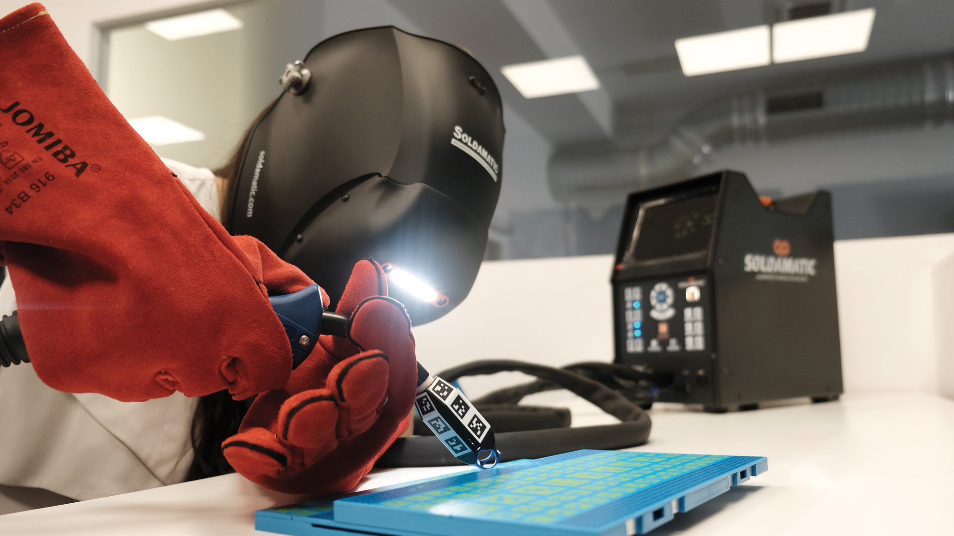 Augmented reality welding training with real torch