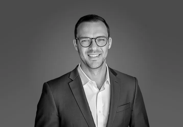 Portrait of Eli Gralnik, Alias Intelligence