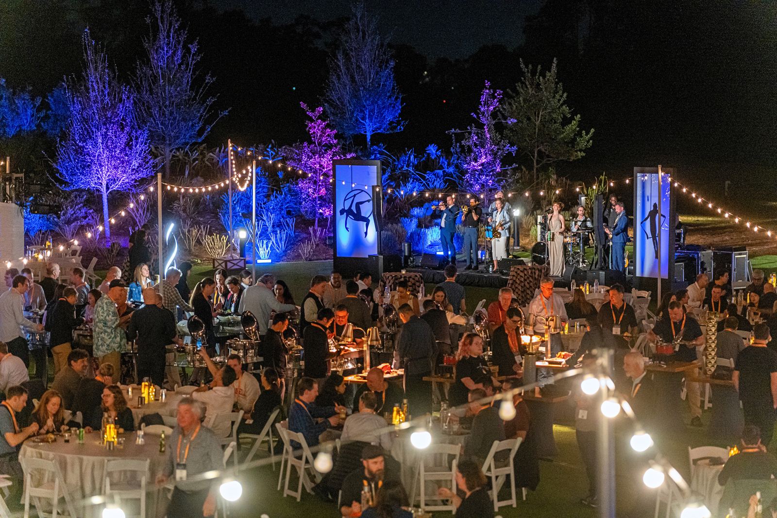 Dinner and live music at an AGBT evening event