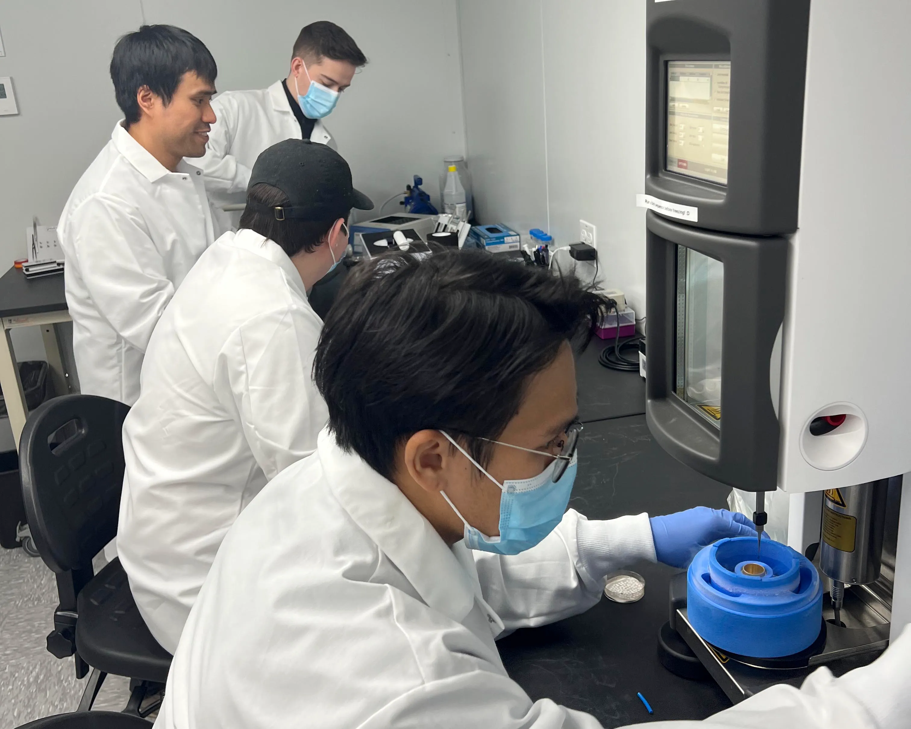 Cryo-EM: What Level of Outsourcing is Right for You?