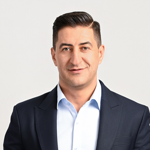 Portrait of Nassim Said, Co-founder of Ultimate Robotics