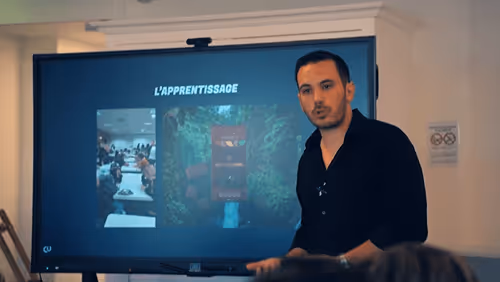Aperçu de la vidéo du témoignage client de Closer University