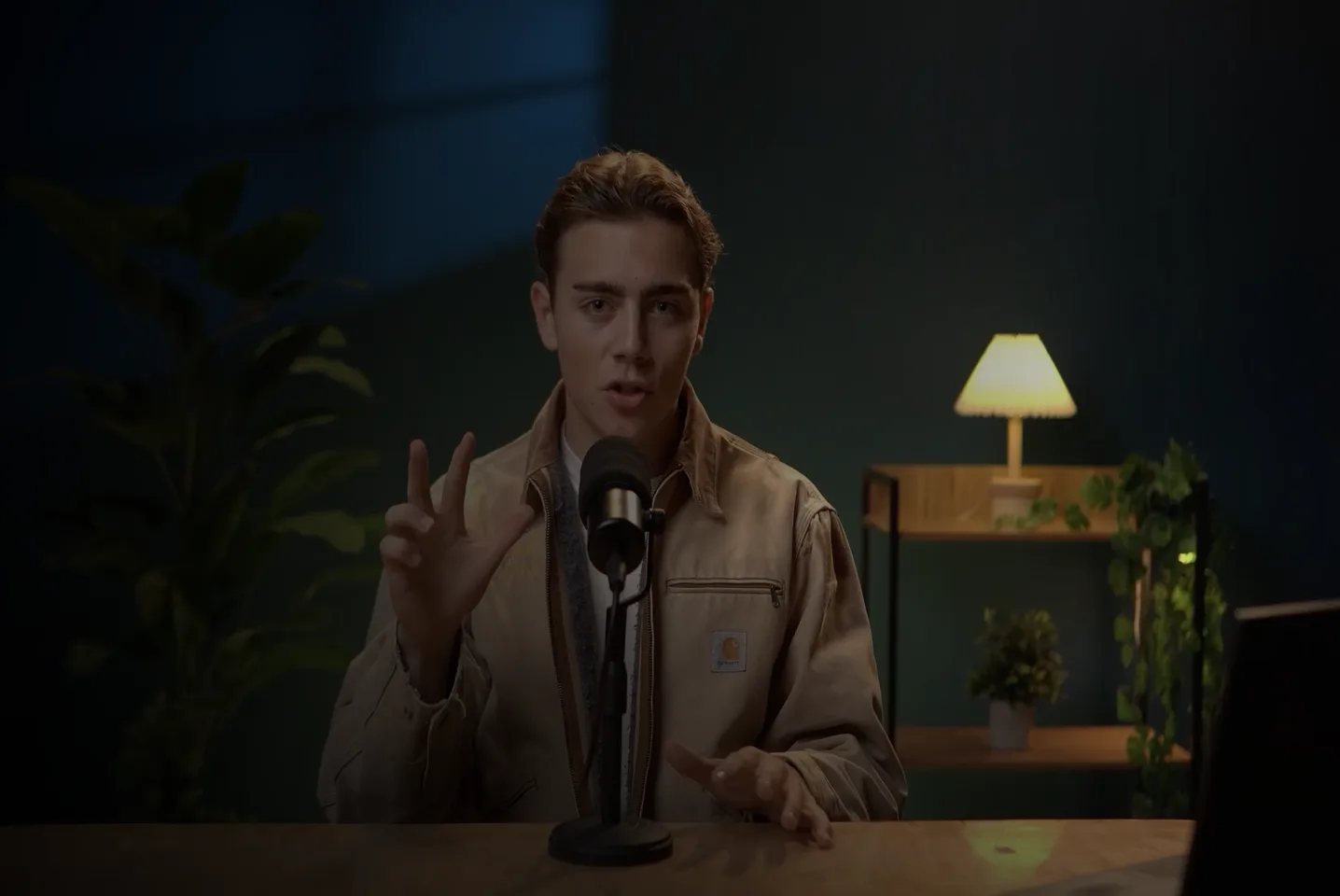 Atelier à la une : Arthur explique face caméra comment faire travailler vos agents