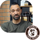 Portrait de Thierry Salvia, propriétaire de Makers Coiffeurs
