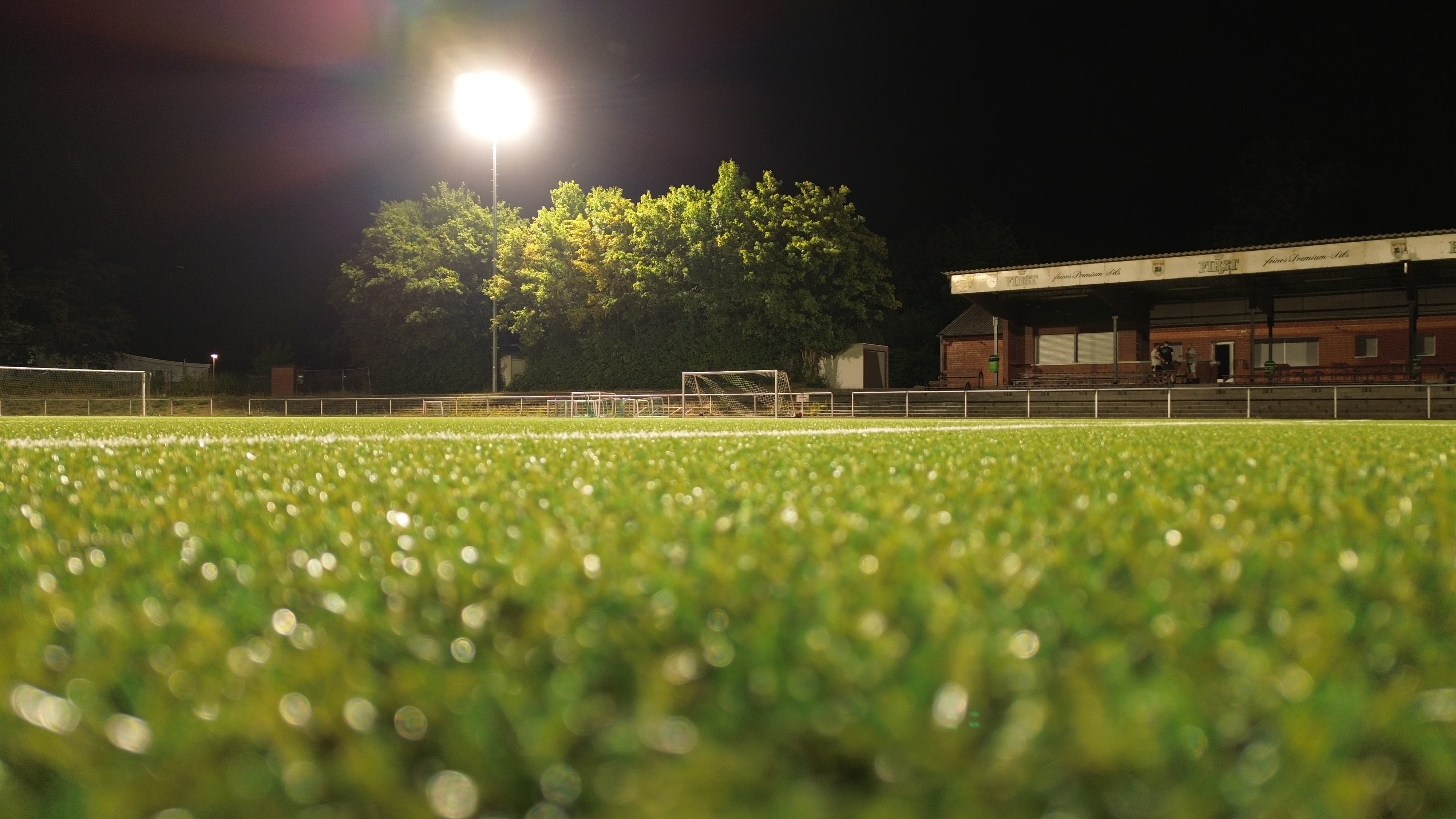Glückauf-Arena BV Brambauer: Flutlicht-Umrüstung auf LED