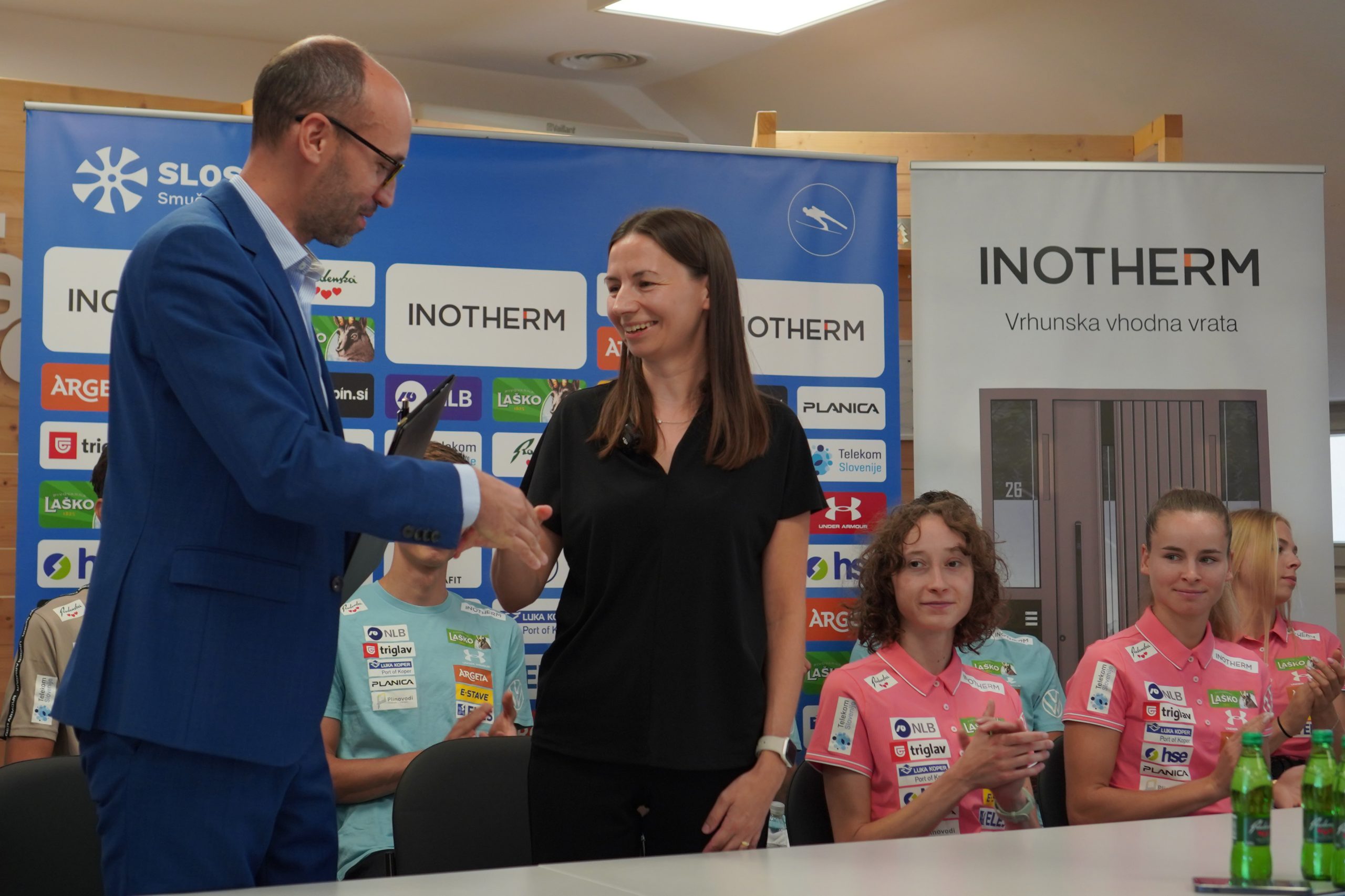 Predsednik SZS, Luka Steiner in direktorica podjetja Inotherm, Nina Šenk Kosem, foto: SloSki