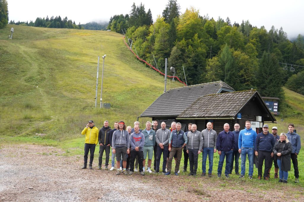 Predstavniki FIS, RTV Slovenija ter OK Vitranc in Kranjska Gora na inšpekciji prizorišča. Foto: Sloski