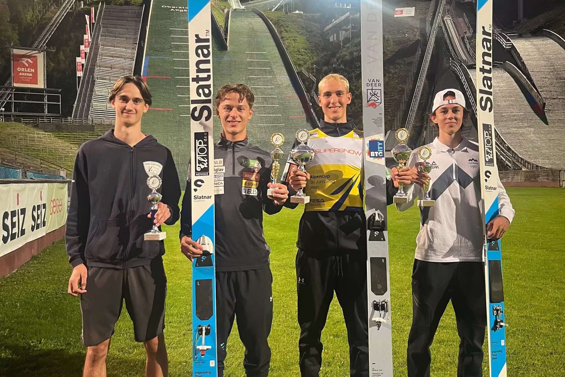 Žiga Balažic, Nik Bergant Smerajc, Jaka Kramer in Timo Šimnovec, foto: SloSki