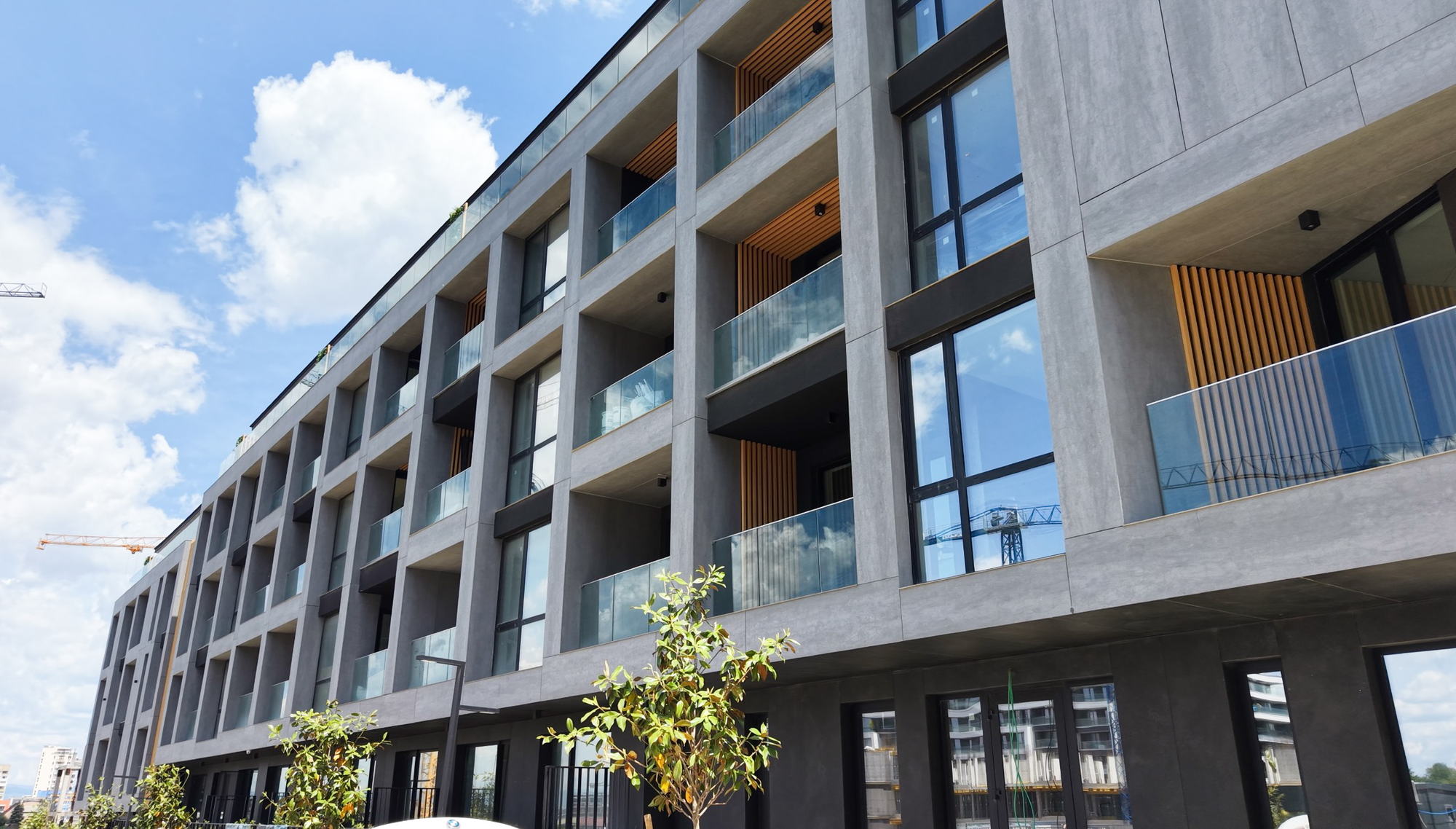 Borisa Apartments — building in its street context