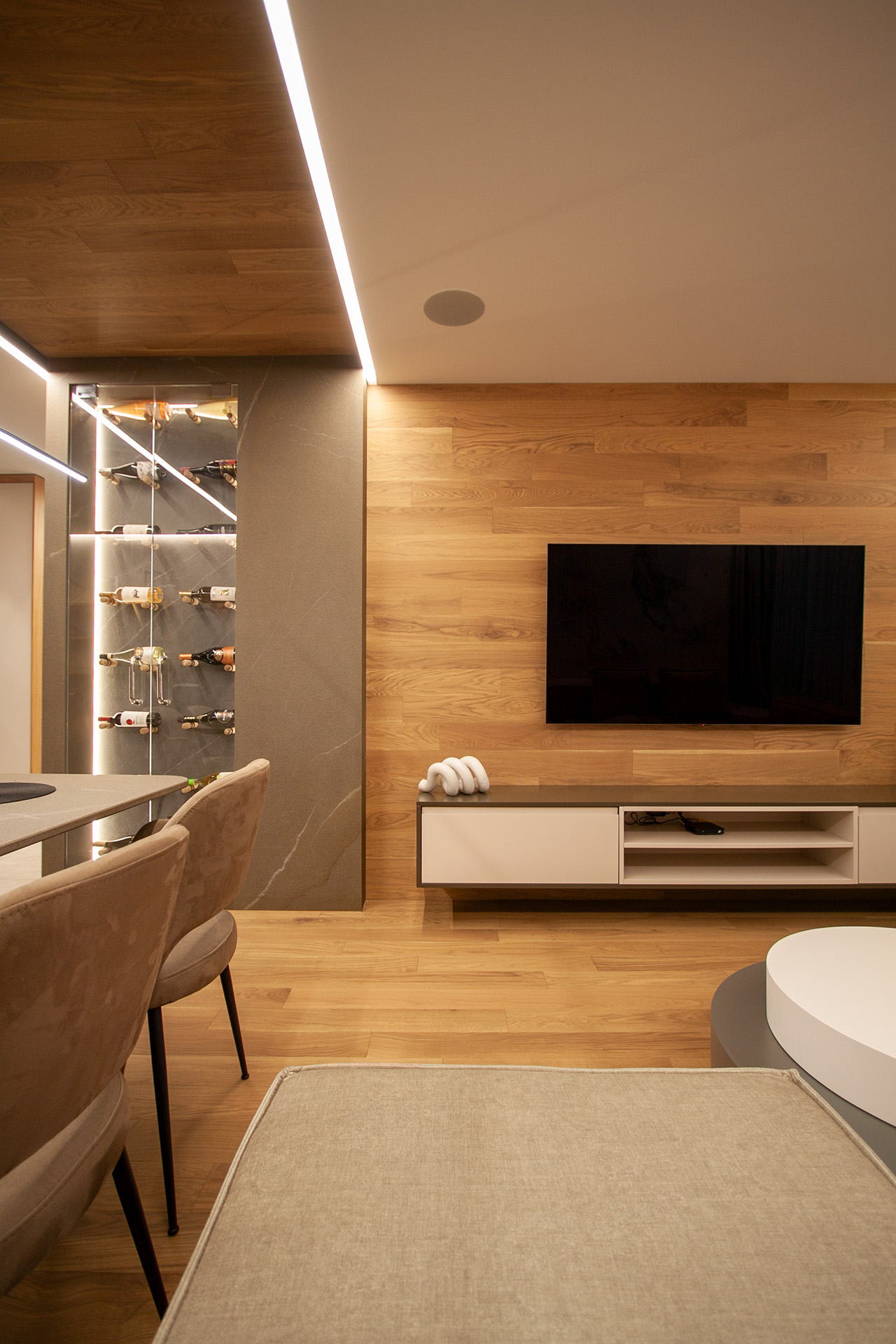 Kosanin Dol Apartament — living room television wall