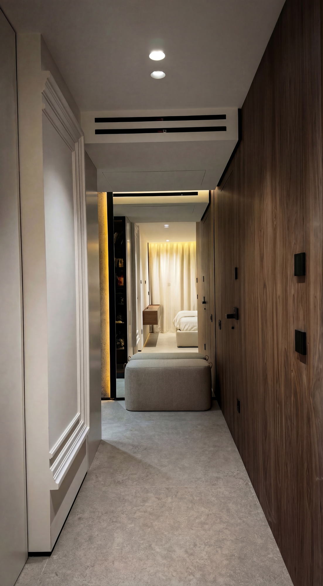 RUH A43 — corridor towards the bedroom