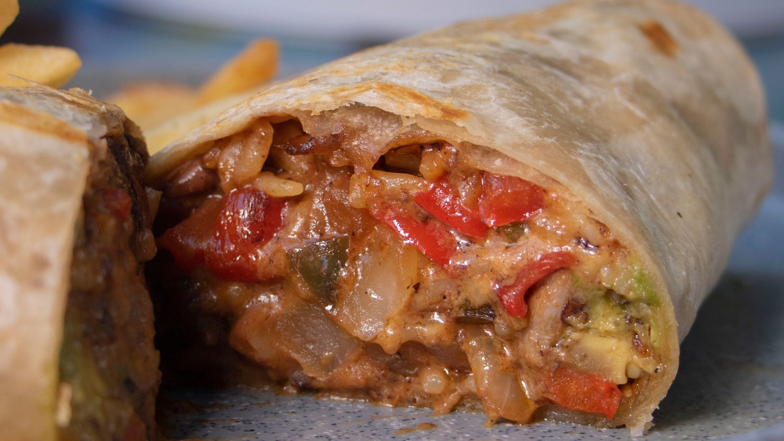 Burrito Asado de arrachera con papas en Zitla Playa, Playa del Carmen