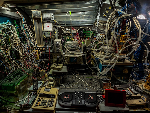 Storage of multiple hardware projects.