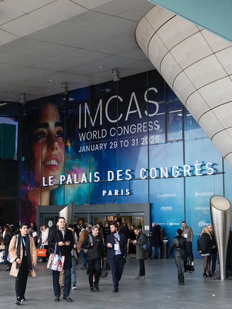 Accueil de l’IMCAS World Congress au Palais des Congrès de Paris.