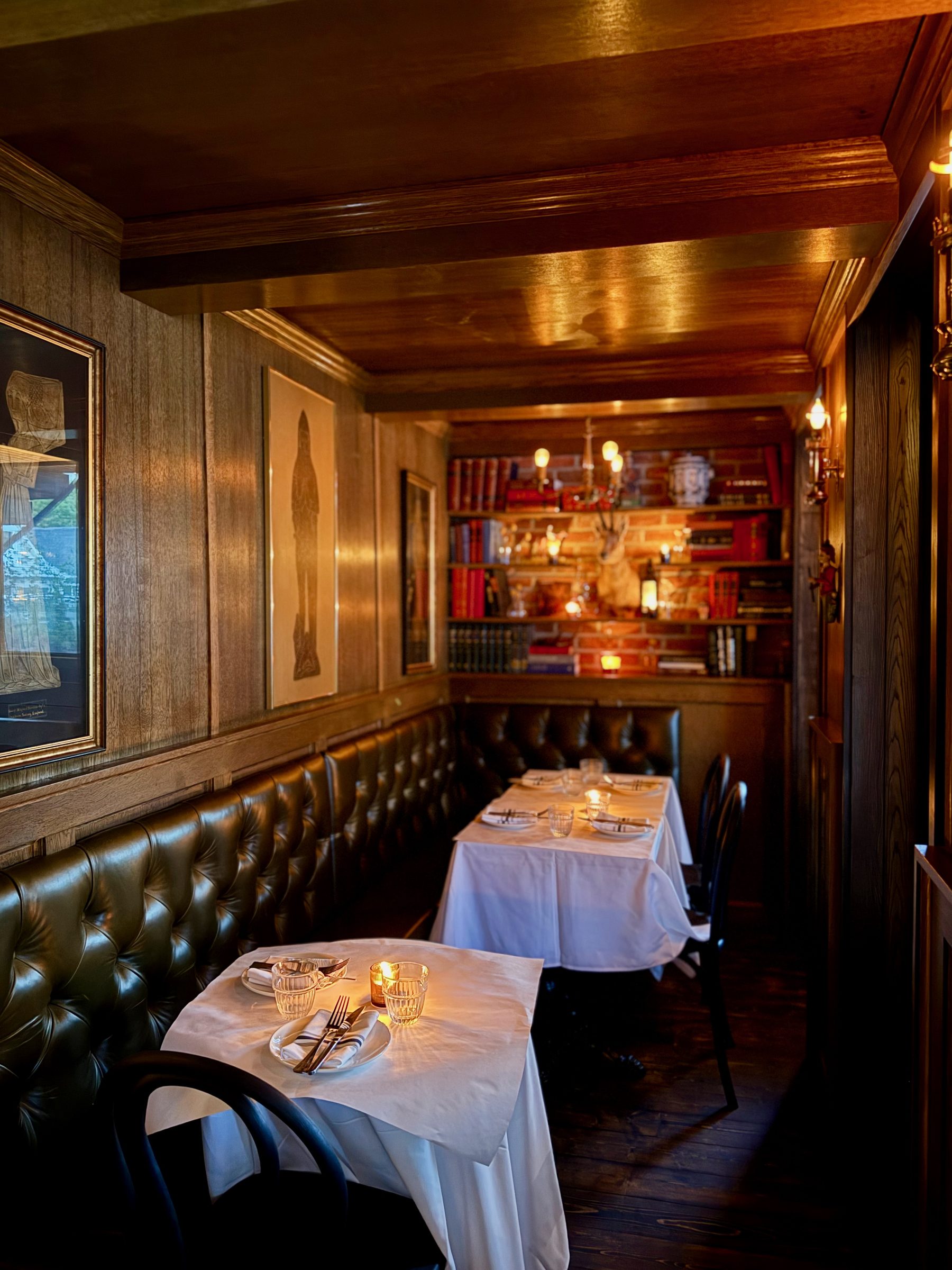 Penny Crown, Calgary: An English Room and a French Kitchen