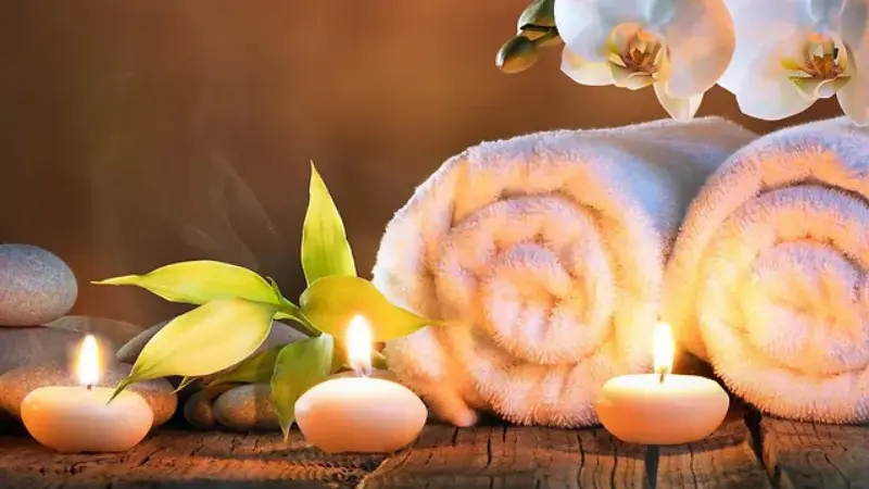 Massage du dos à l'huile de millepertuis