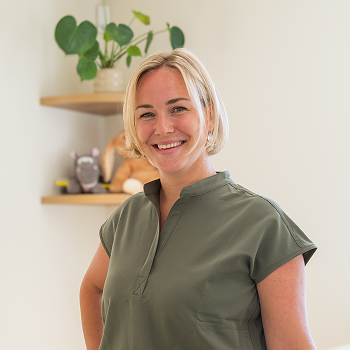 Portret van Lisa K., teamlid bij tandartspraktijk Kinderlach