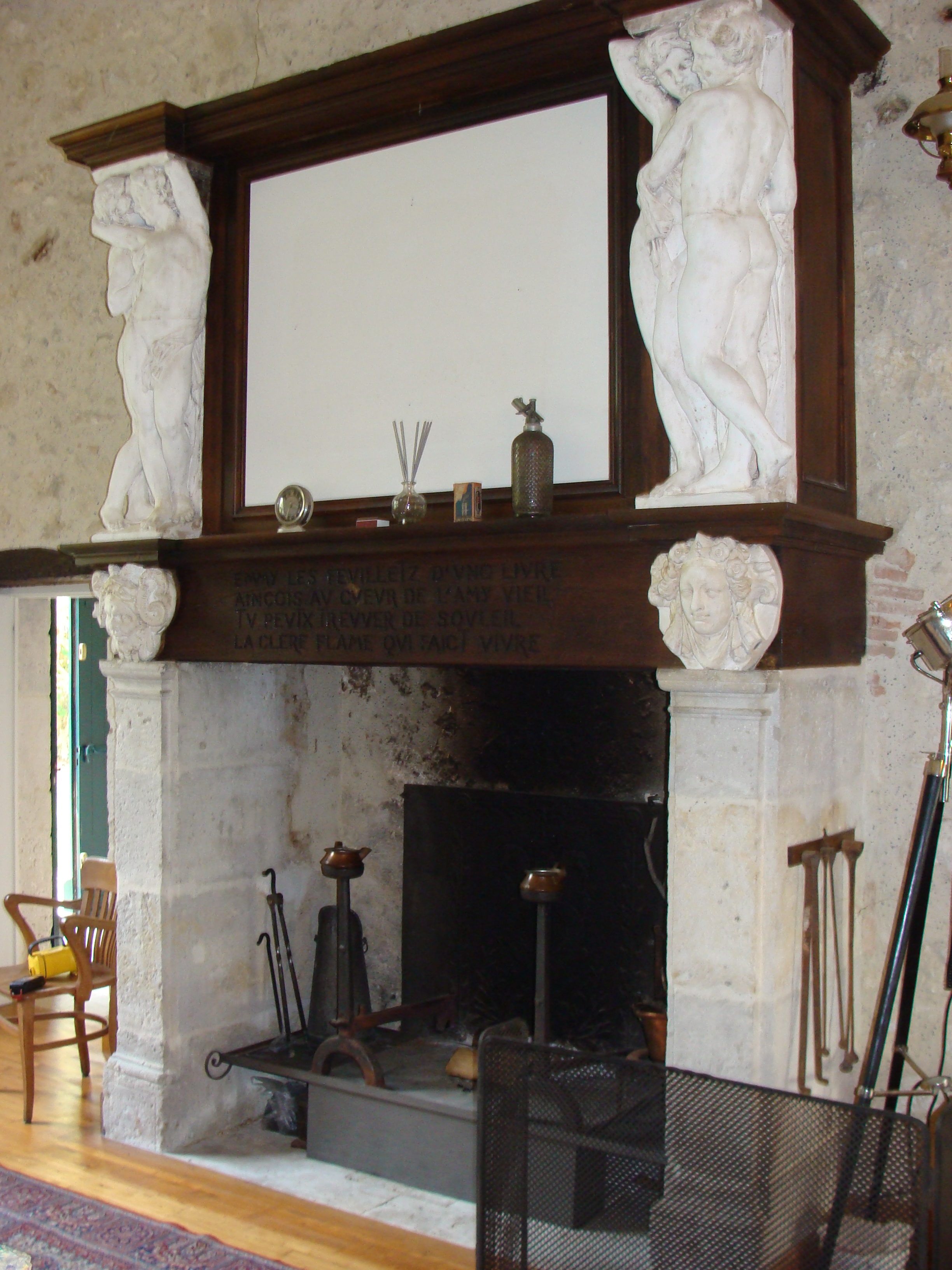 Installation d'une cheminée Polyflam à Astaffort