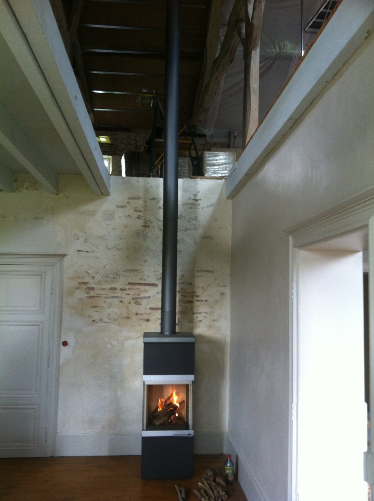 Poêle à bois Spartherm installé à Saint-Caprais-de-Lerm