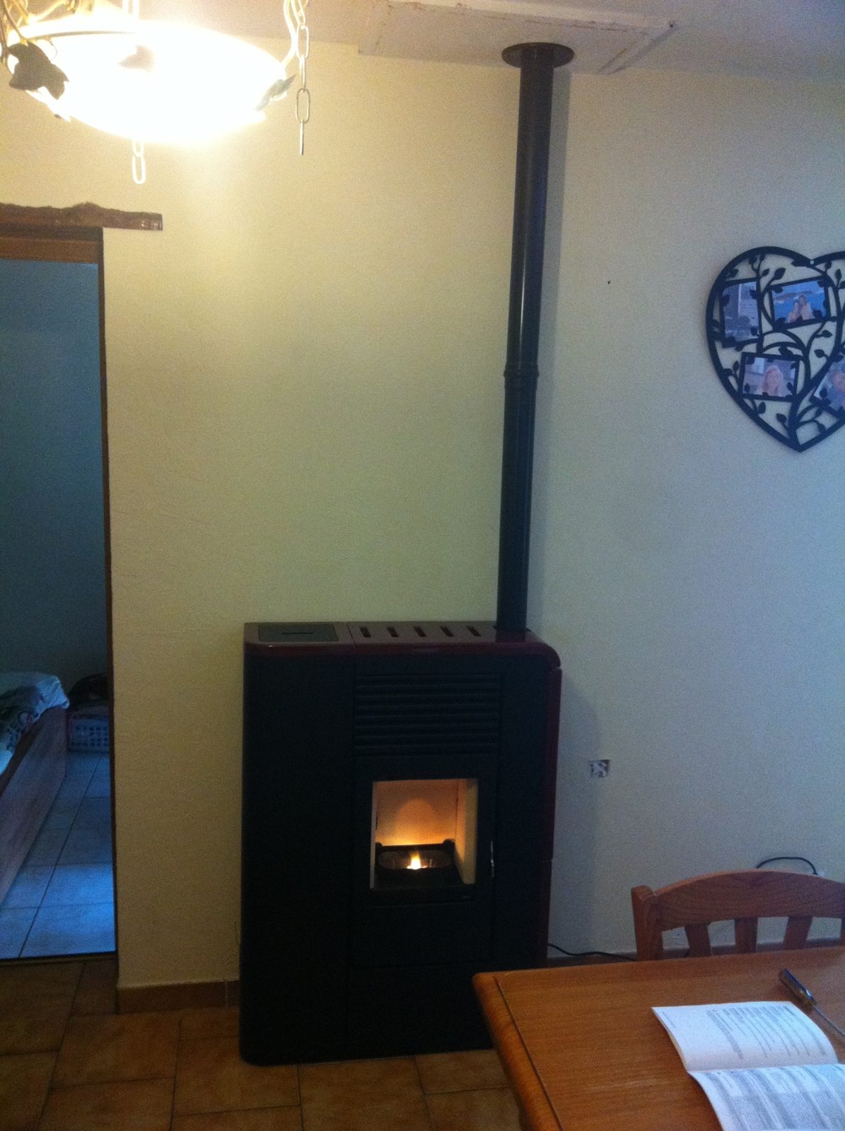 Poêle à granulés MCZ Flat Bordeaux installé à Roquefort