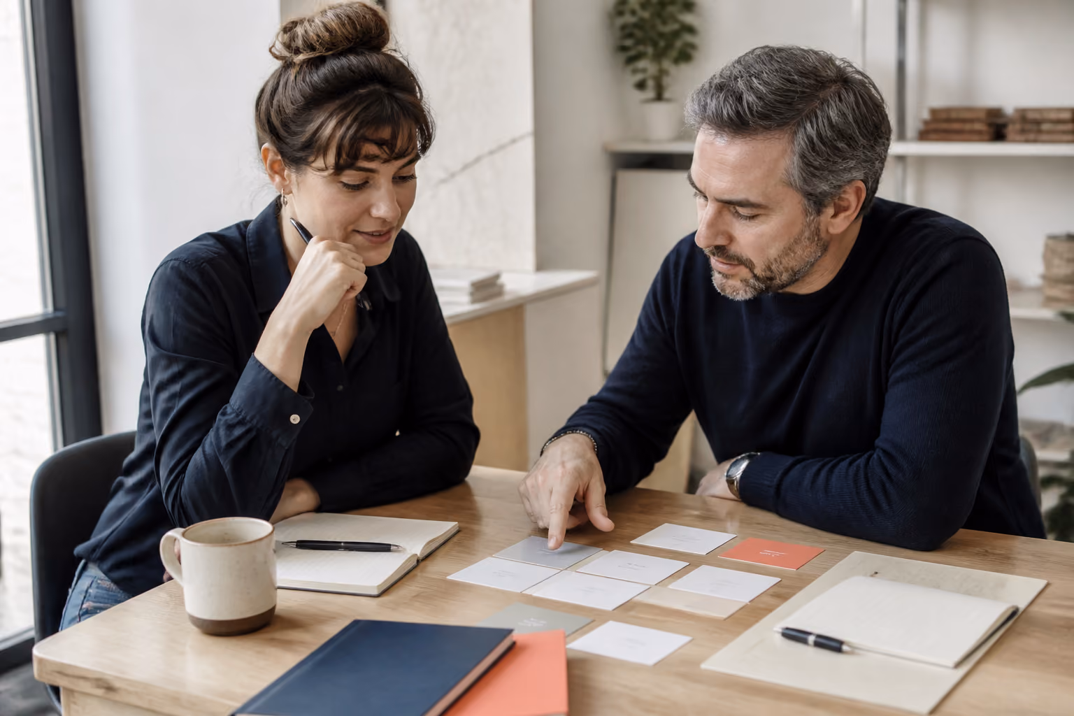 Apprenante et formatrice construisant un parcours de formation.