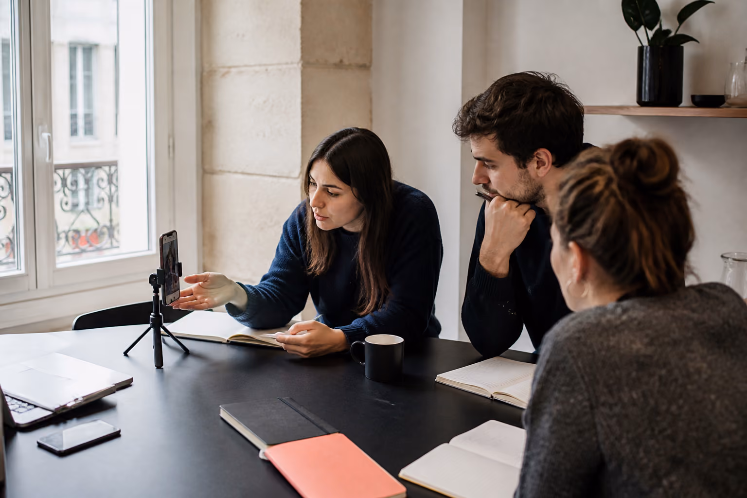 Illustration éditoriale de la formation : Formation Stratégie Instagram et TikTok.