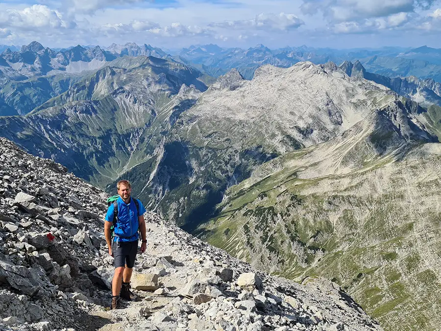 Sebastian Heckelmiller Inhaber Bergzeit Hotel _ Ferienwohnungen im Allgäu (Bergblick)