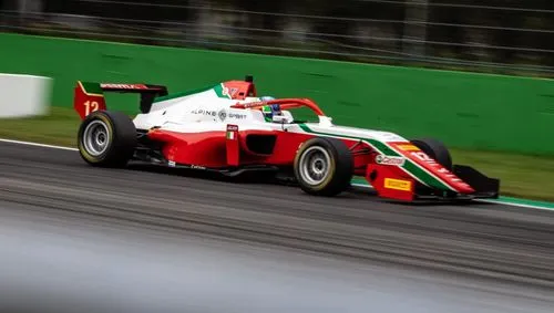 Kimi F1 - StreamLayer