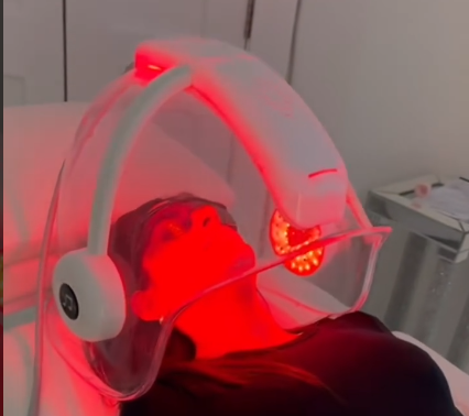 LED Light Therapy Treatment in Victoria to Reverse Aging