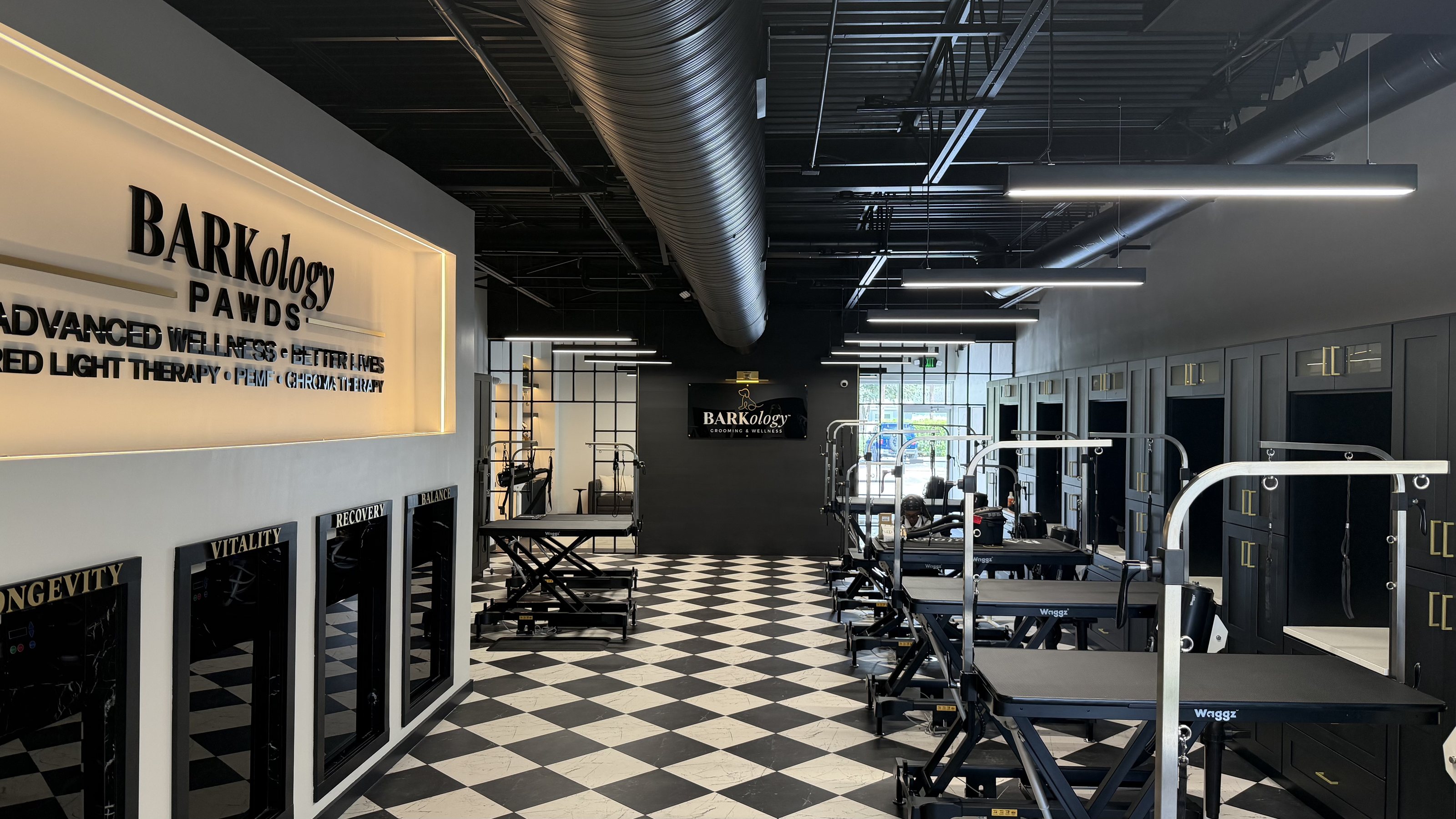 The grooming floor