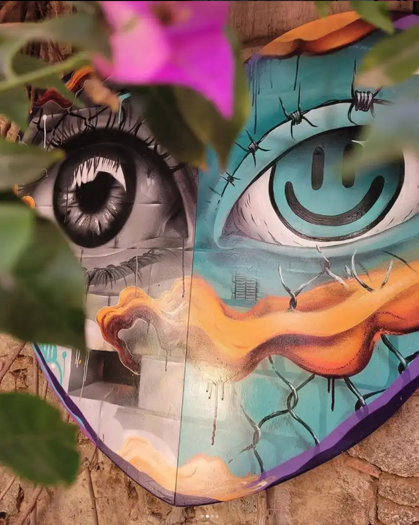 Comme 2 Cons - Hugo W2CJ x Theora, sculpture murale, 2021, vue complémentaire 3