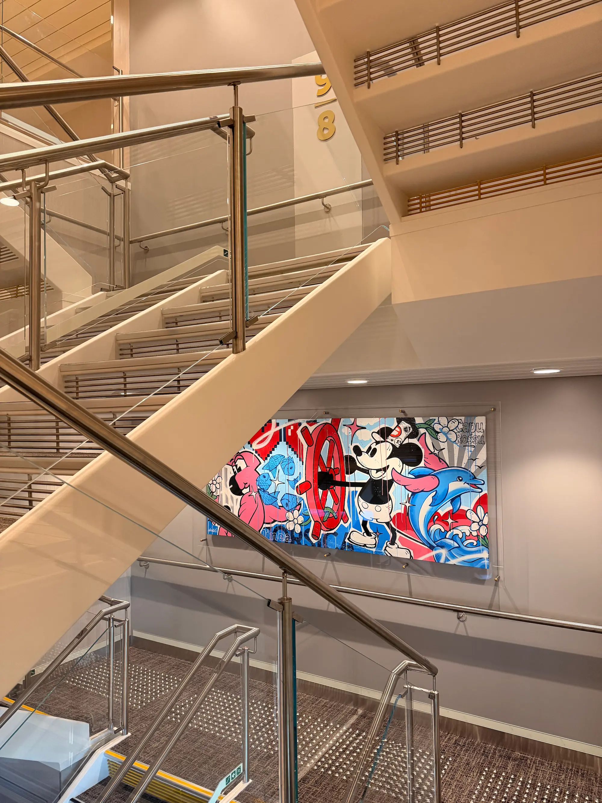 La toile vue depuis l'escalier du Capu Rossu, sur le palier entre les ponts 7 et 8