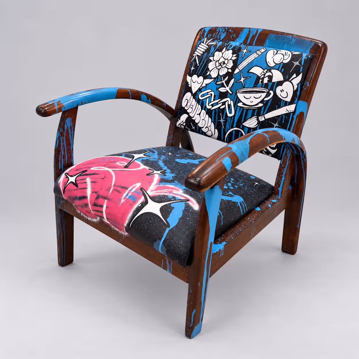 Take a break with Roger, objet customisé, 2026, vue complémentaire 1