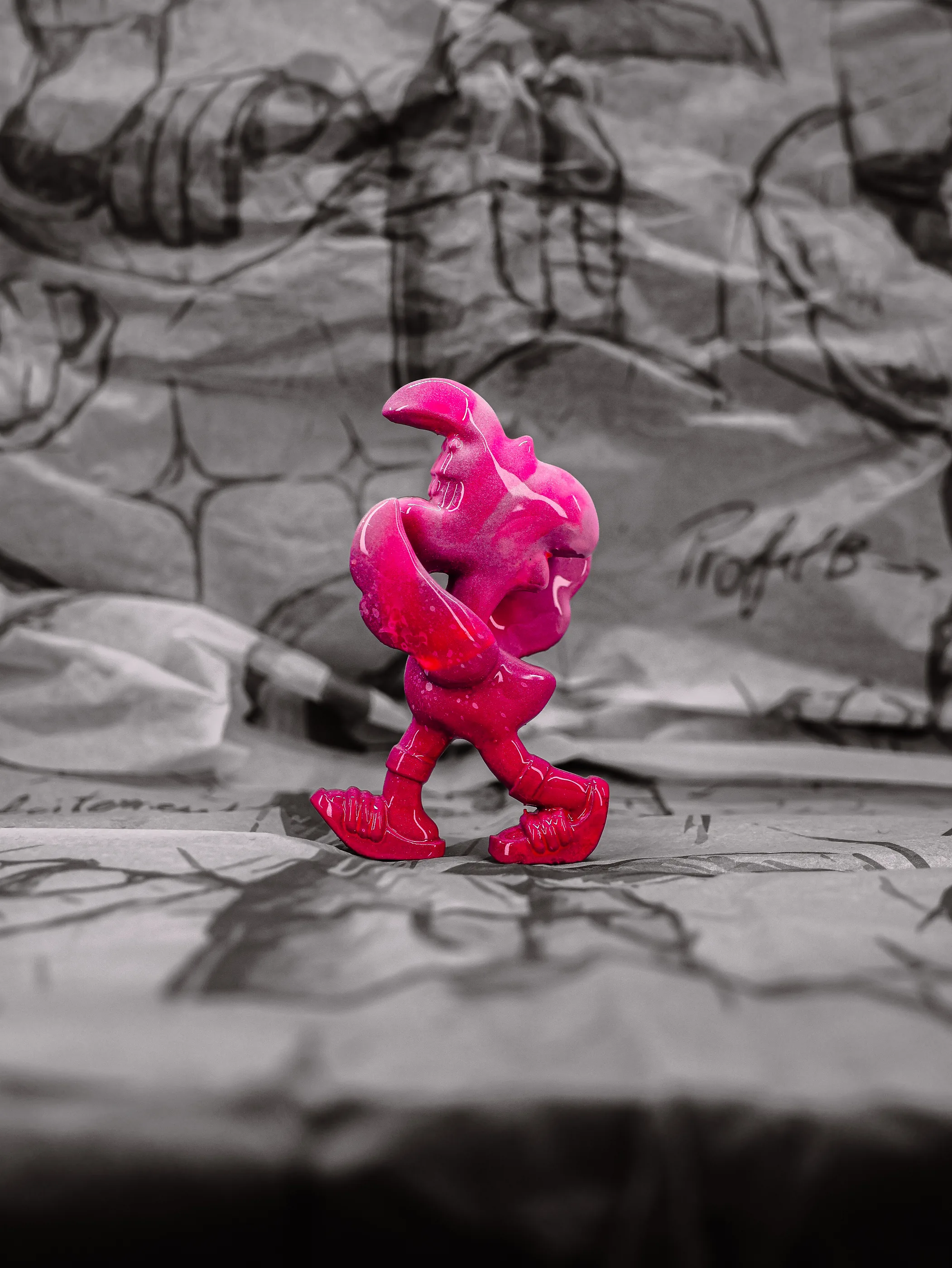 Mini Roger « Pink Lady », exemplaire rose marbré de fuchsia et de rose pâle, vu de profil.